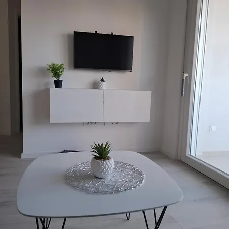 Monami - Simona 아파트 *