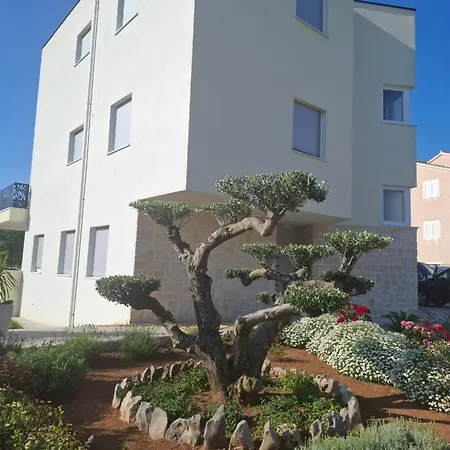 Monami - Simona 아파트 *