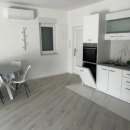 Monami - Simona Apartment