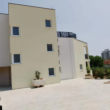 Monami - Simona Daire *