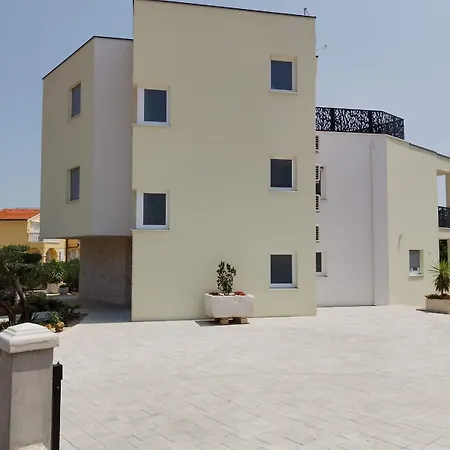 Daire Monami - Simona